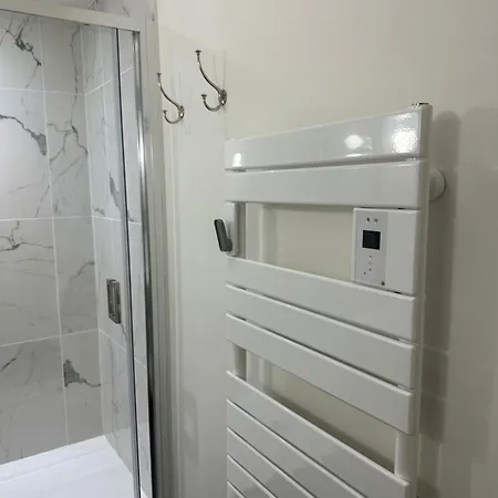 Eugenie Apartman