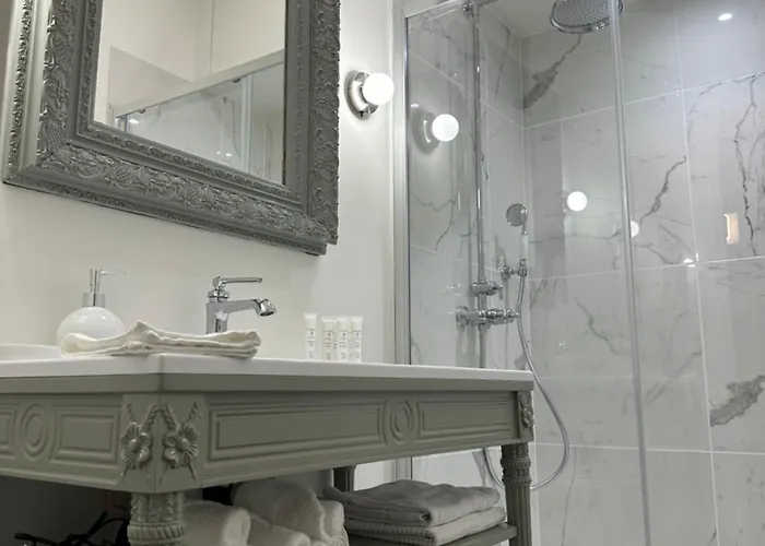 Eugenie Lägenhet Vichy